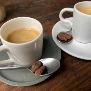 cafés avec graines de cacao maison