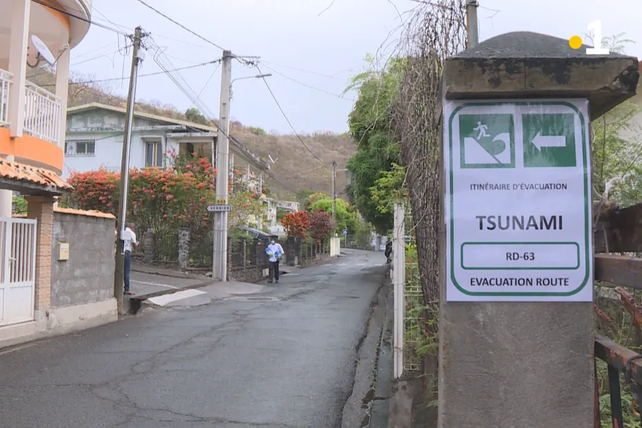 Panneau d'évacuation en Martinique