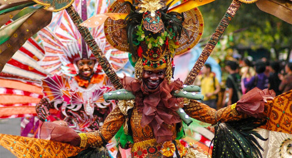 Lire la suite à propos de l’article Carnaval de Martinique 2026 : entre folie, tradition et passion antillaise