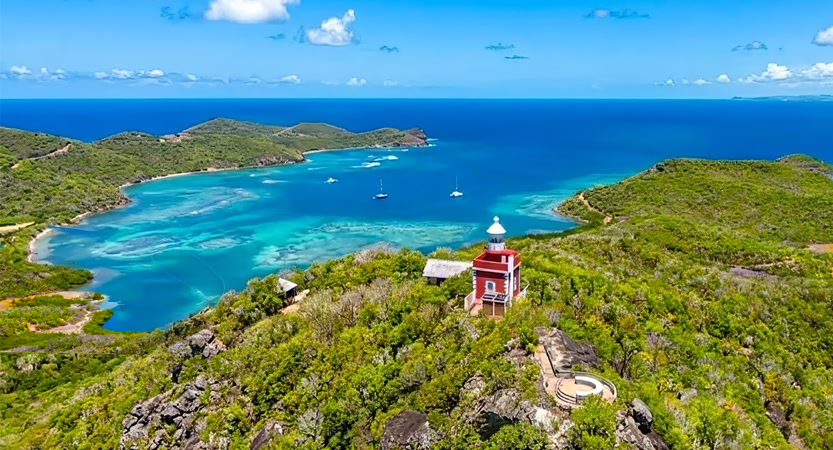 You are currently viewing Le phare de la Caravelle est-il le monument préféré des Français ? Votez Tartane